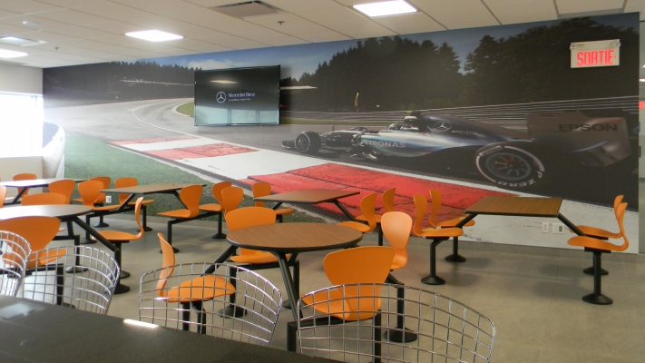 Mercedez Rive-Sud - Murale décorative pour concessionnaire automobile - Longueuil
