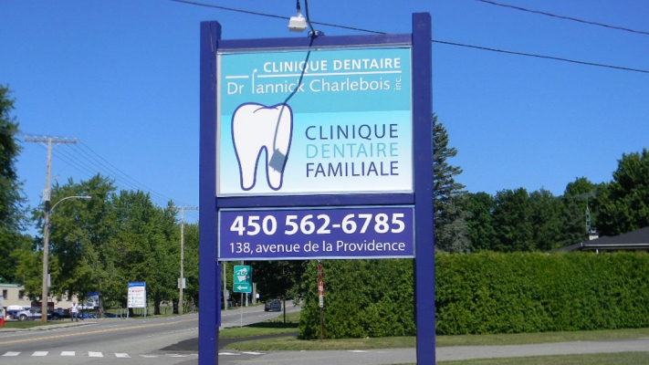Clinique dentaire Iannick Charlebois - Enseigne sur Pylône